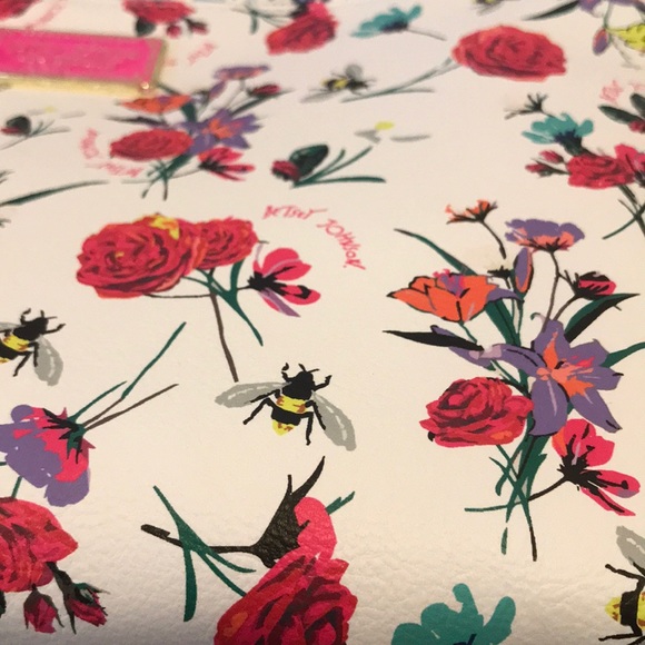 XL Wristlet - Picture 2 of 6